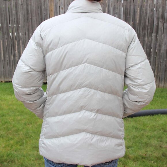 Eddie Bauer Women’s Lightweight Down Jacket – Size Medium – Silver Shine - Picture 1 of 15